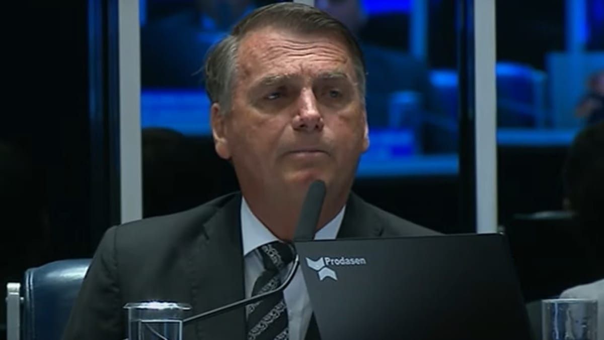 Bolsonaro é acusado com base em Lei proposta por relatora da CPMI do 8 de janeiro