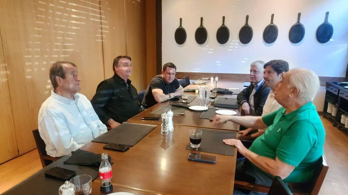 O ‘cardápio político’ do almoço entre Bolsonaro e Valdemar Costa Neto