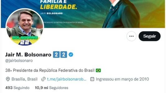 Bolsonaro alterou descrição na 'bio' de seu perfil no Twitter