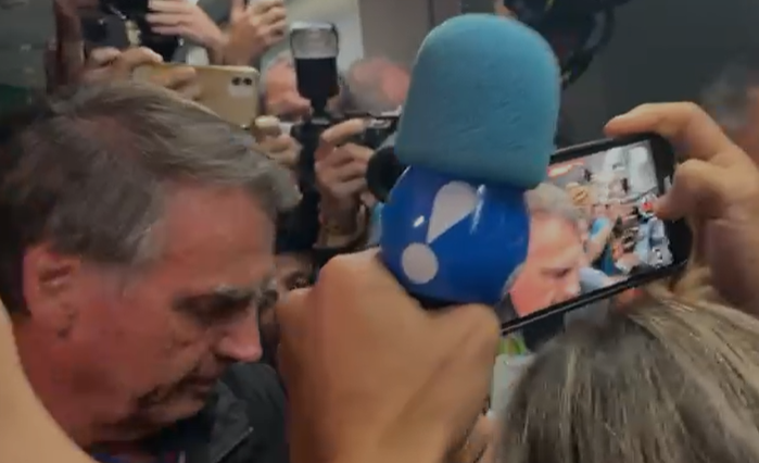 Tumulto com Bolsonaro na Câmara teve Nikolas Ferreira ferido e mesa quebrada