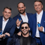 Bolsonaro e filhos estrelam campanha de perfume chamado 'Mito'