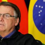 Tudo indica que alguém fez besteira, diz Bolsonaro sobre fraude em cartões de vacina