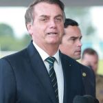 Renan Calheiros pede que STF mande extraditar Bolsonaro