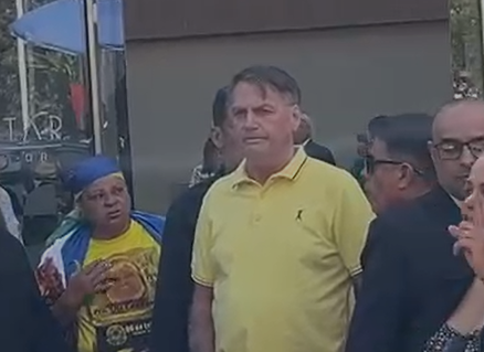 Bolsonaro é liberado do hospital após 5 horas e exames apontam esofagite e gastrite