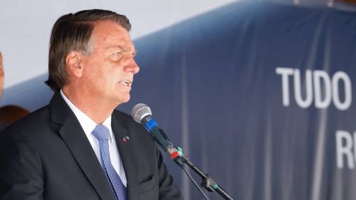 Bolsonaro é multado por não usar máscara em evento em SP