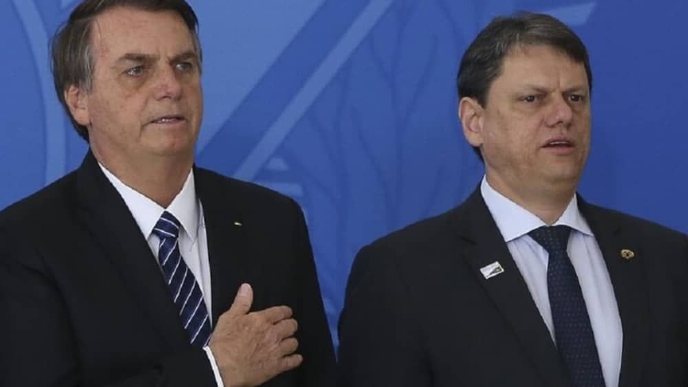 Bolsonaro comenta relação com Tarcísio após apoio à Reforma Tributária: ‘Não tá tudo certo’