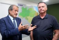 Após saída de Flávio para os EUA, Bolsonaro pede autorização para receber Valdemar Costa Neto