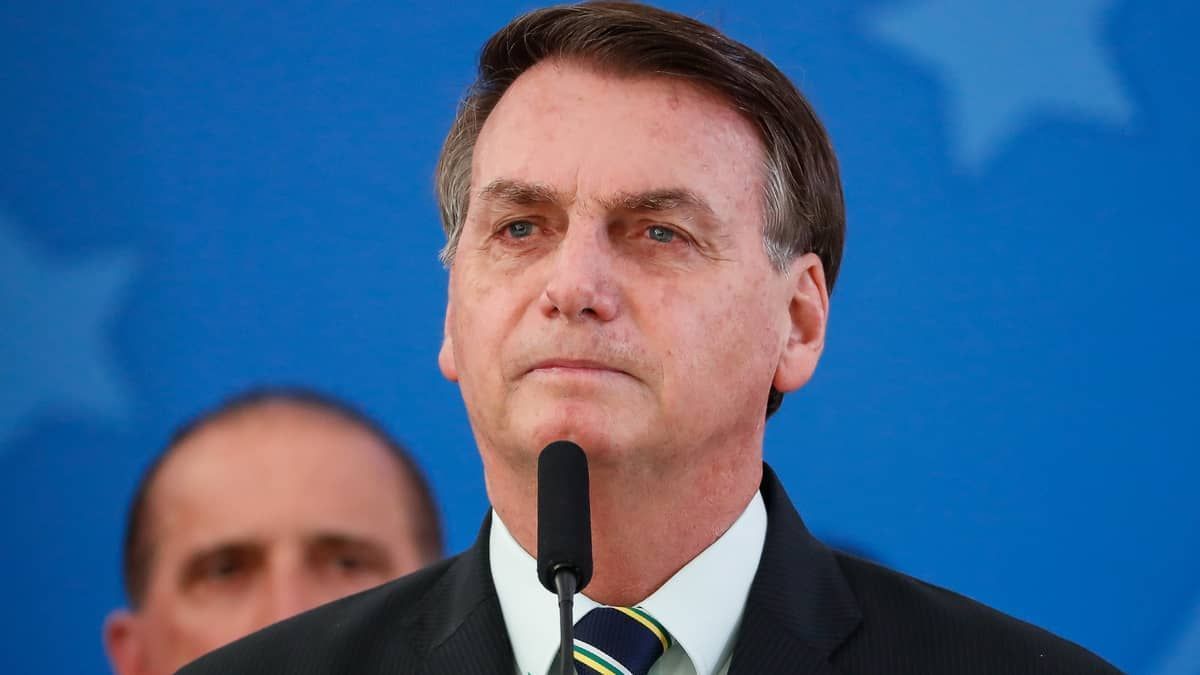 Bolsonaro embarca para o Brasil: 'não precisa fazer oposição a esse governo'