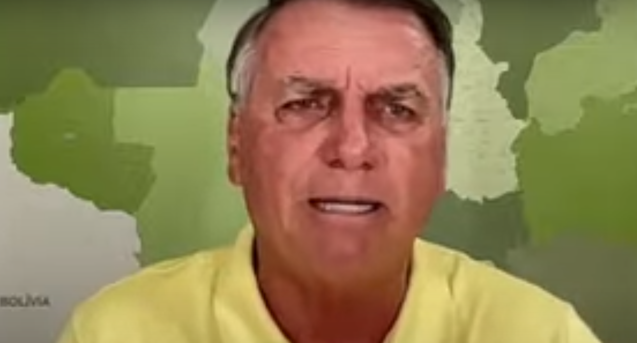 Fora da posse de Trump, Bolsonaro participa de live e cita semelhanças entre ele e o presidente dos EUA