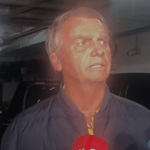 Bolsonaro diz que Moraes quer humilhá-lo com tornozeleira: 'Sábado e domingo enfiado dentro de casa'