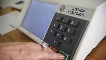 Imagem ilustrativa de uma urna eletrônica usada no Brasil
