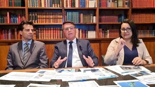 Bolsonaro responde a ações por abuso de poder político no TSE pela realização de 'lives' no Planalto e Alvorada