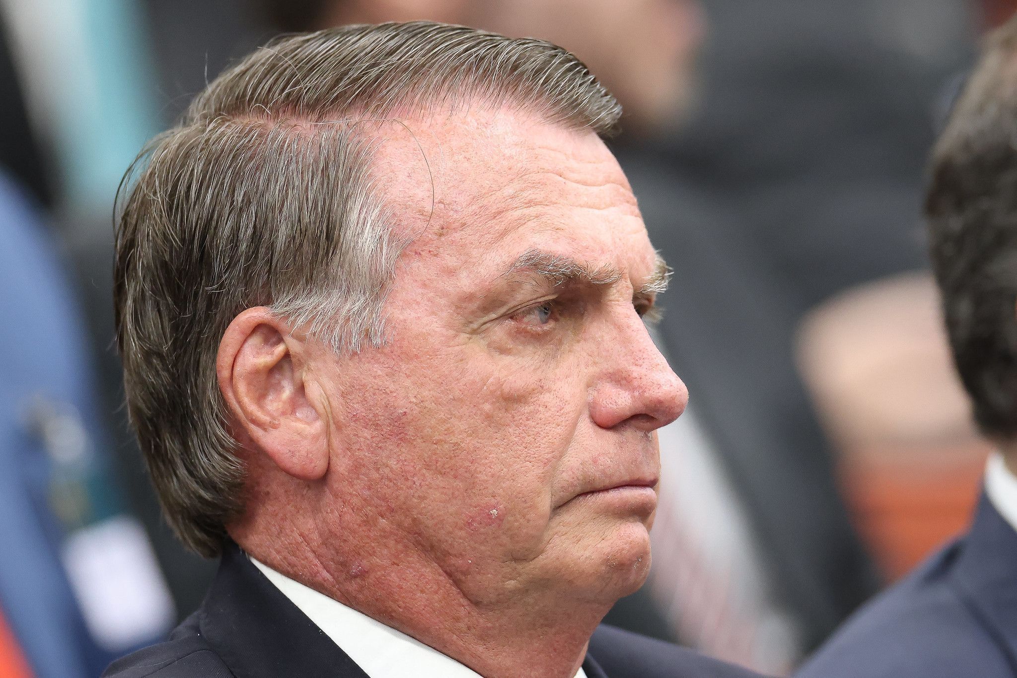Bolsonaro evita novamente a imprensa, mas há expectativas de que ele fale com os jornalistas amanhã (25)