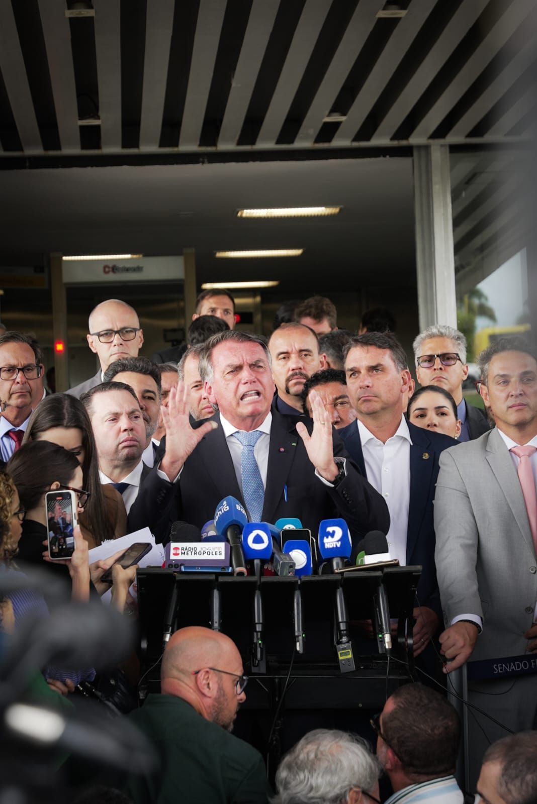 Bolsonaro critica decisão do STF que o tornou réu por golpe: ‘Algo pessoal contra mim’