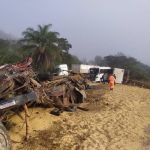 Batida entre ônibus, caminhão e carreta deixa mortos e feridos na BR-265, em Minas