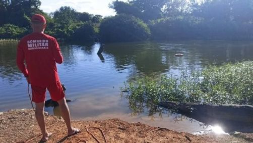 Bombeiros de Janaúba fizeram o resgate do corpo