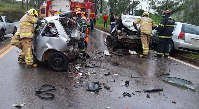 Pais de promotor de vendas morto em acidente na BR-040, perto de Conselheiro Lafaiete, vão receber mais de 400 mil reais de indenização após decisão da Justiça do Trabalho