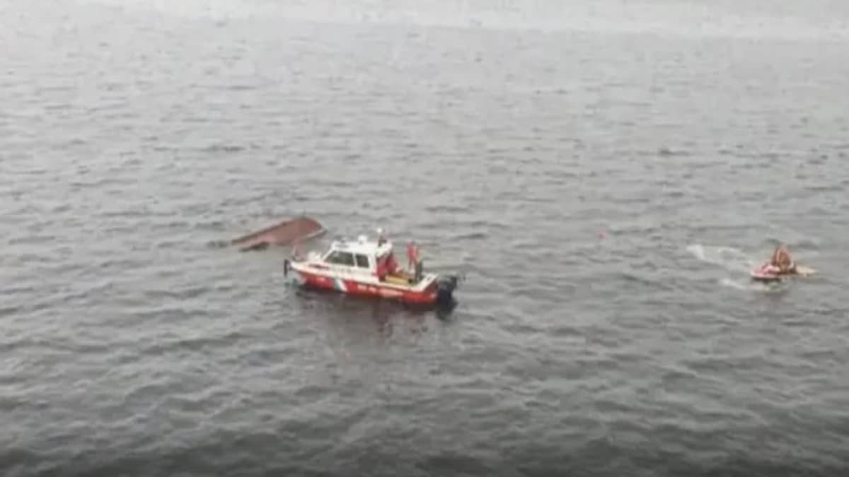 Bombeiros acham os dois corpos que estavam desaparecidos em naufrágio na Baía da Guanabara