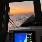 Bombeiros entram no 3º dia de buscas de embarcação desaparecida com dois pescadores em Florianópolis