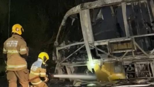 Bombeiros fazem agora o trabalho do rescaldo