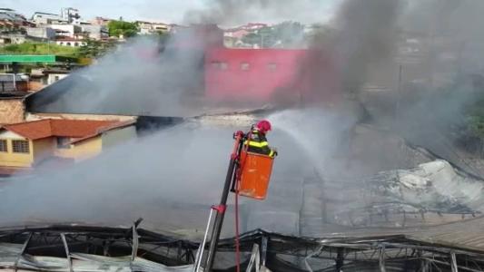 Bombeiros foram acionados às 5h30