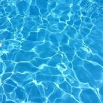 Bebê de um ano morre afogado em piscina no interior de Minas 