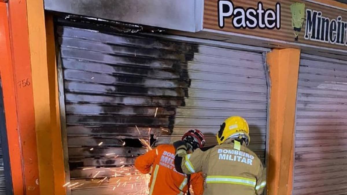 Bombeiros combatem incêndio em pastelaria na av. Afonso Pena, no Centro de BH 