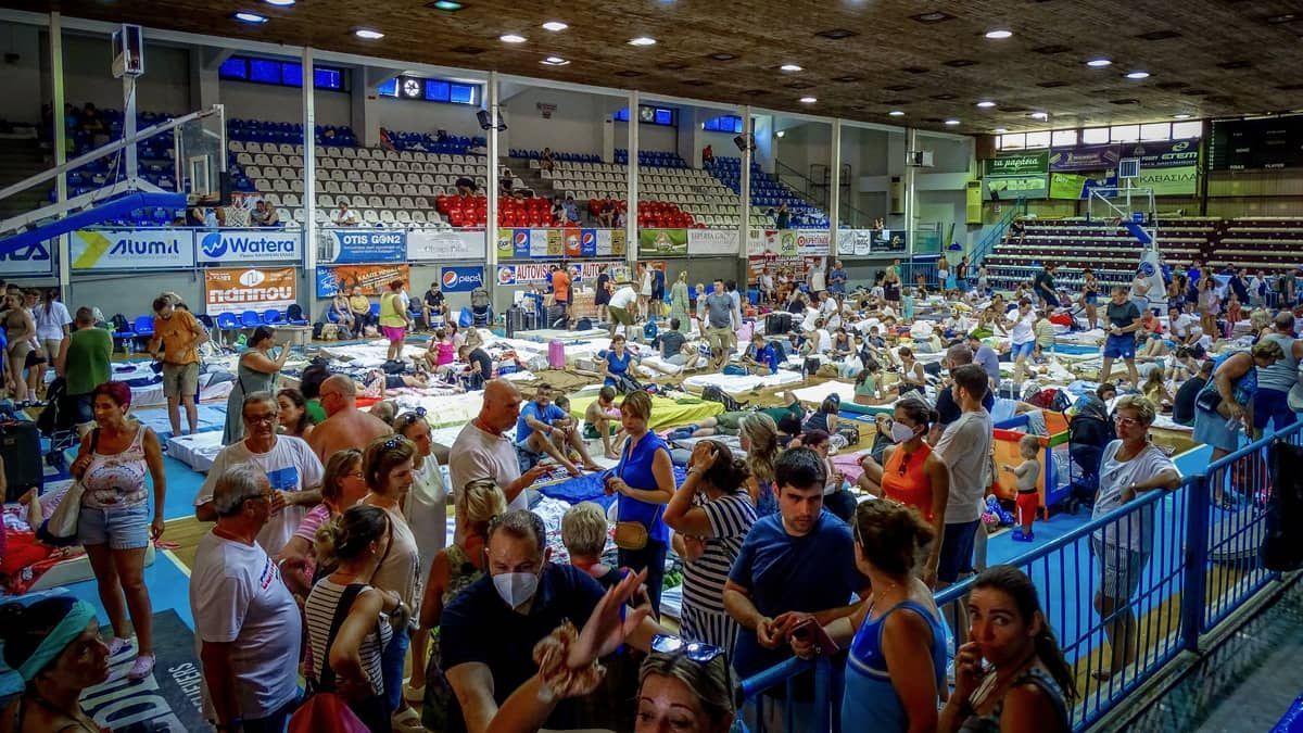 Incêndios na ilha grega de Rodes causam evacuação de milhares de pessoas