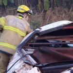 Motorista perde controle e carro capota em rodovia no Sul de Minas