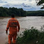 Bombeiros encontram em rio corpo que pode ser de idoso jogado de ponte por sobrinho