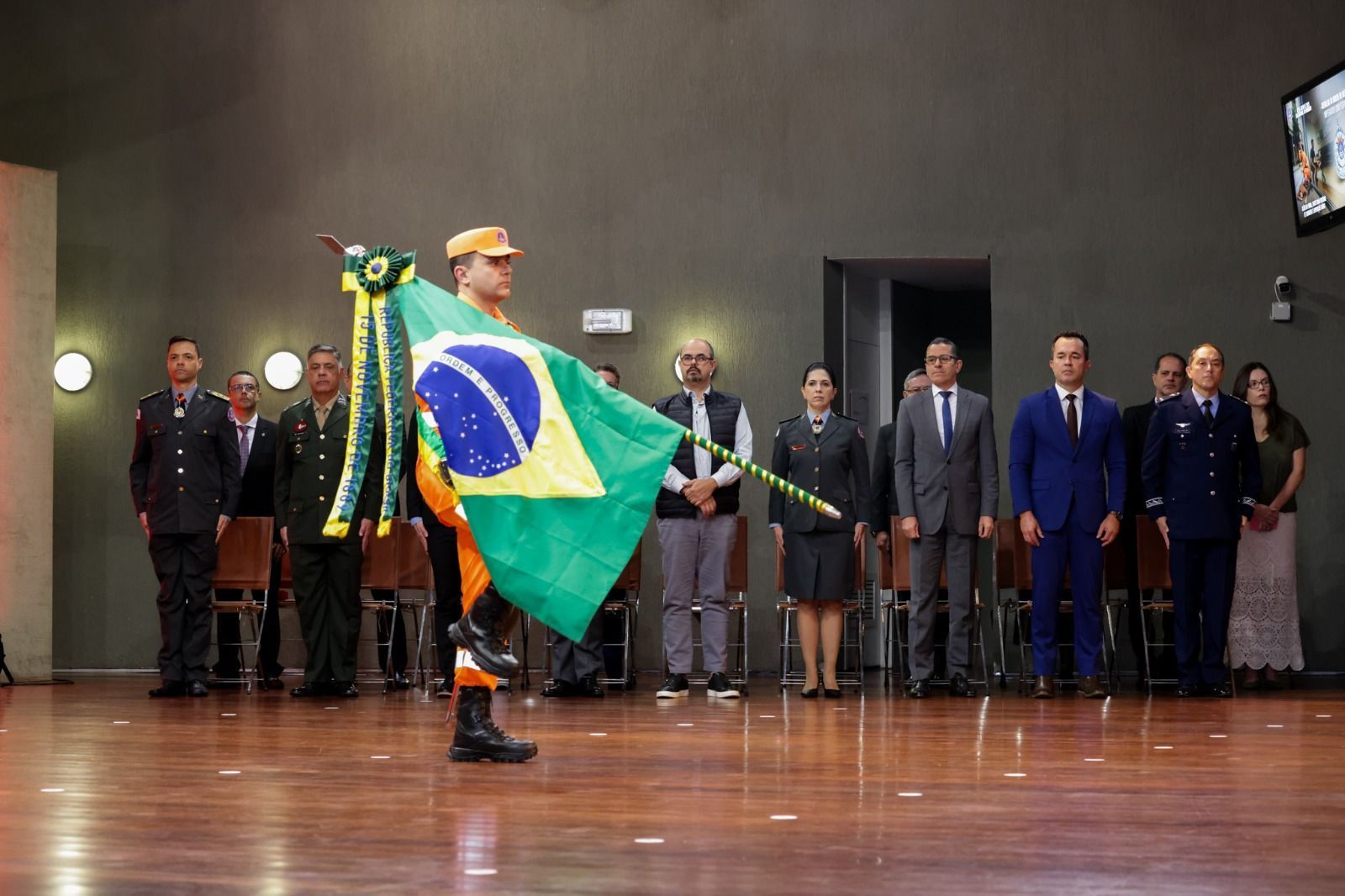 Dia Nacional dos Bombeiros: militares são homenageados durante cerimônia em BH