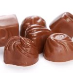 Mulher é presa suspeita de tentar matar cliente com doces envenenados 