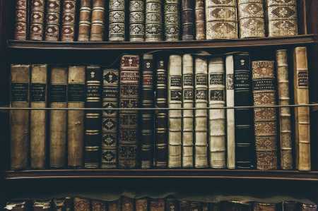 Livros em biblioteca