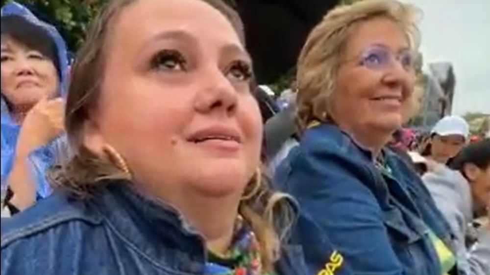 Bordadeiras brasileiras vão a Paris e se emocionam na Cerimônia de Abertura da Olimpíada