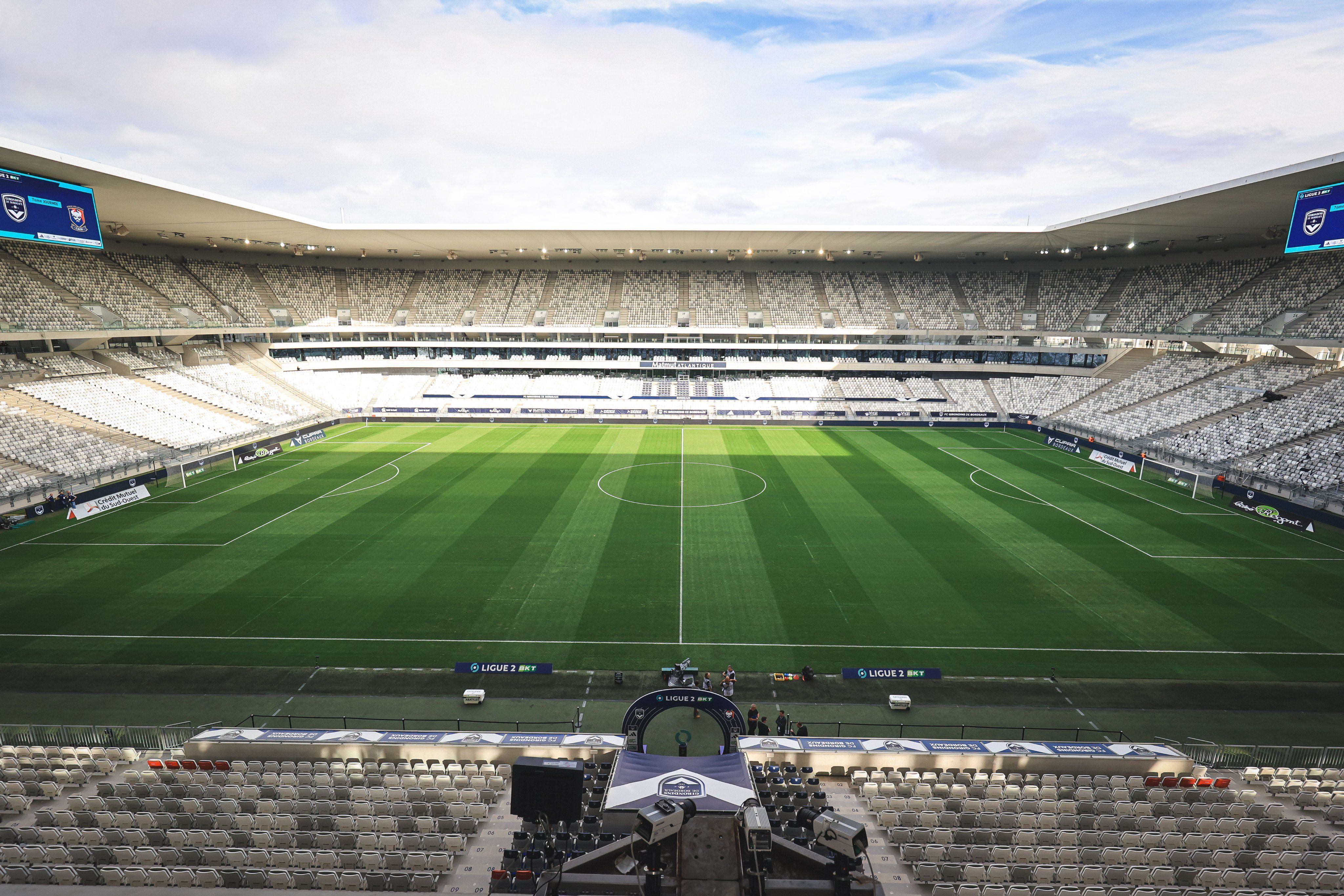 Tradicional clube da Europa declara falência e encerra atividade profissional