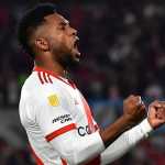 Ex-Palmeiras e Grêmio, Borja faz golaço sem querer pelo River Plate