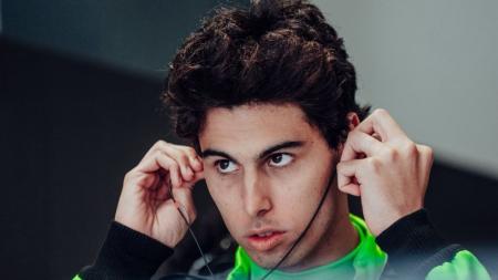 Gabriel Bortoleto durante teste da Sauber antes de corrida na temporada 2025 da Fórmula 1
