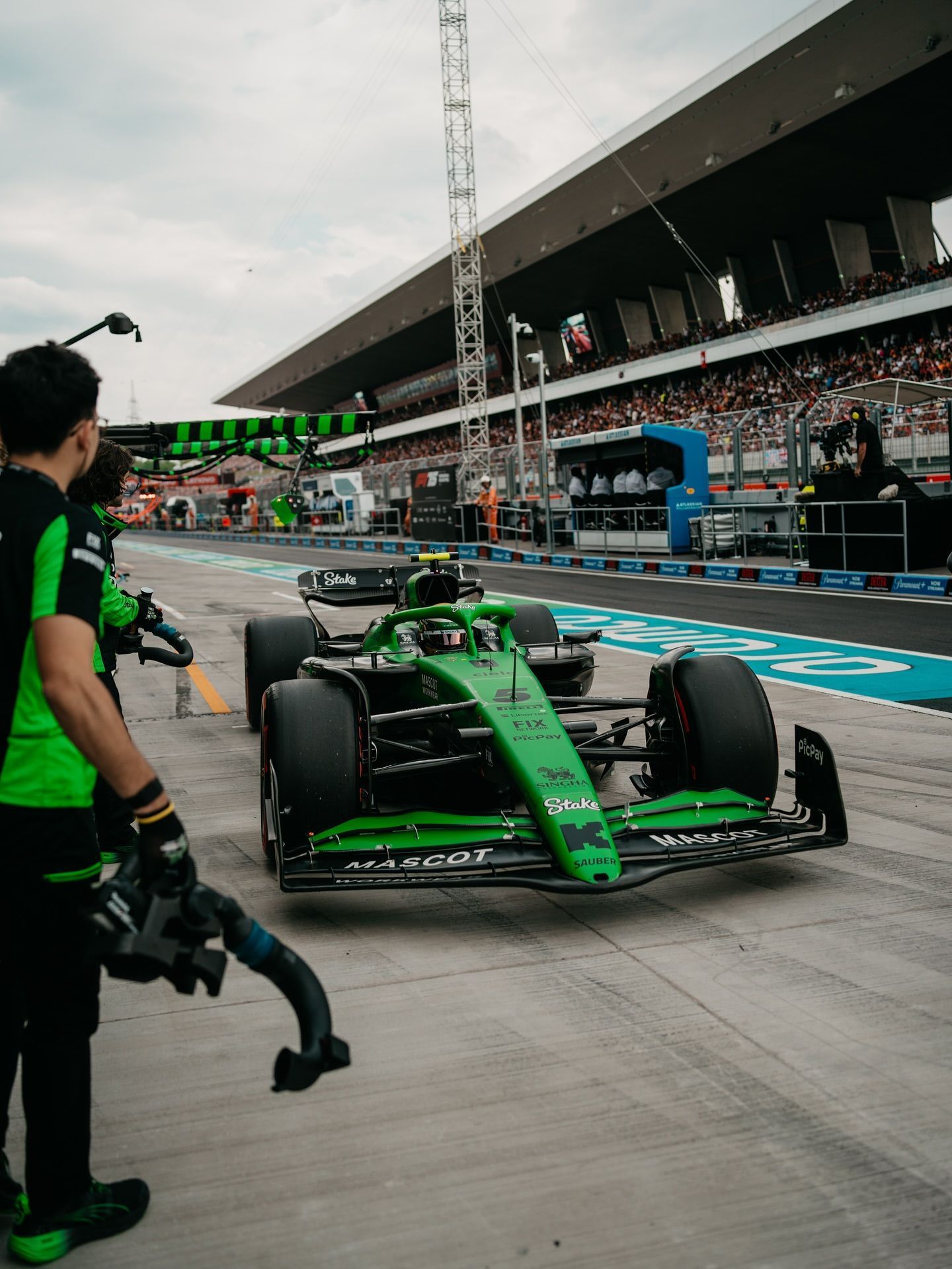 GP da Hungria: Bortoleto supera Verstappen e tem melhor largada na F1; Leclerc é pole