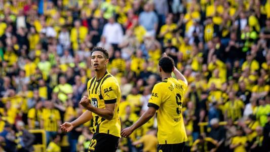 Borussia vence e permanece na luta pelo título