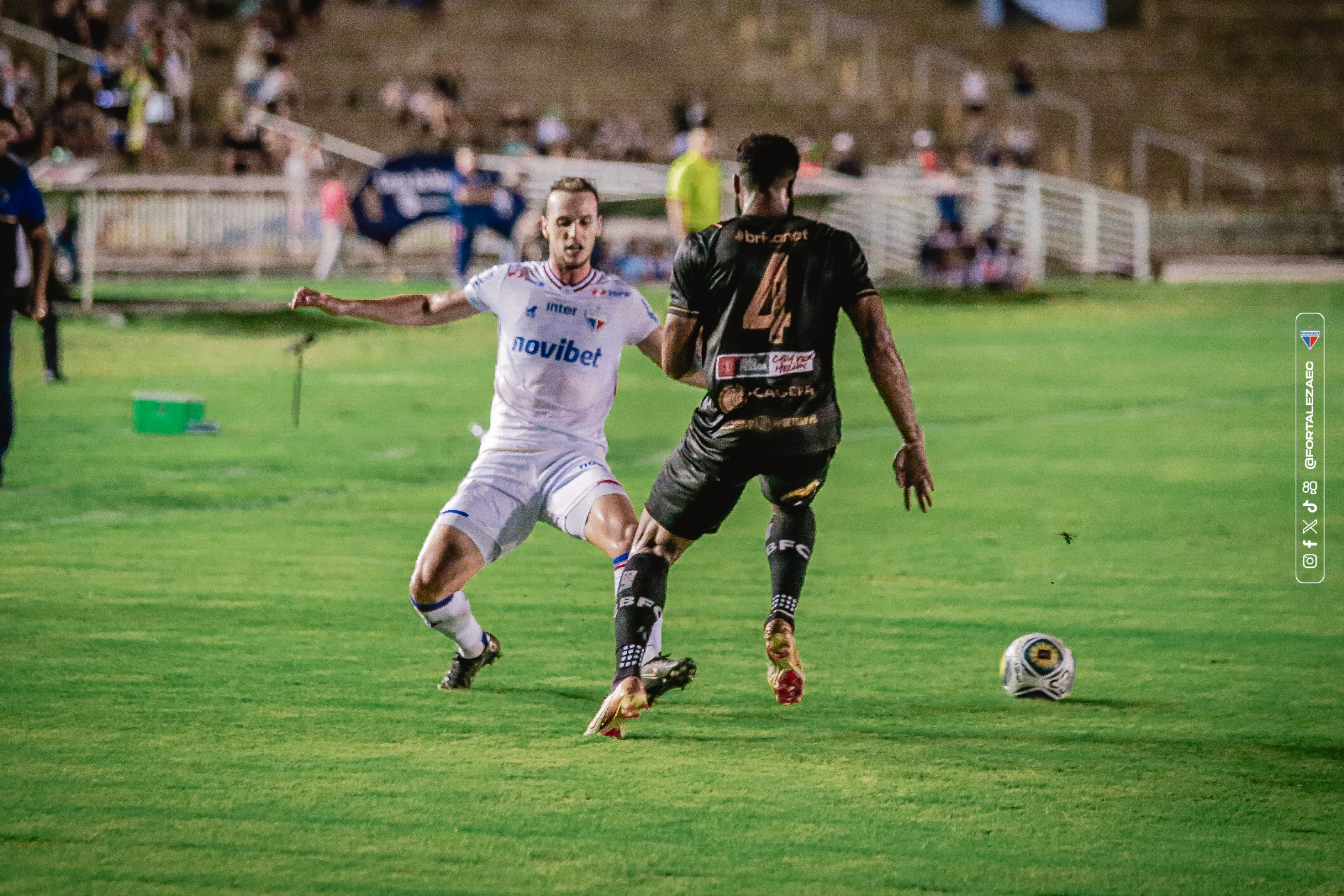 Fortaleza só empata com Botafogo-PB e vê Bahia disparar em grupo do Nordestão