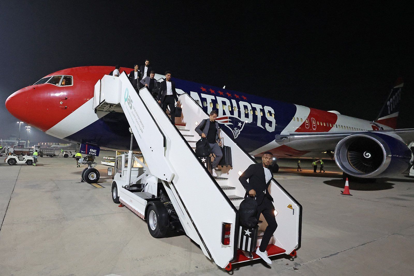 Titular do Botafogo abre o jogo sobre o avião que levou o elenco ao Catar
