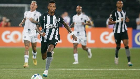 Botafogo derrotou o Atlético em casa nesse domingo (7)
