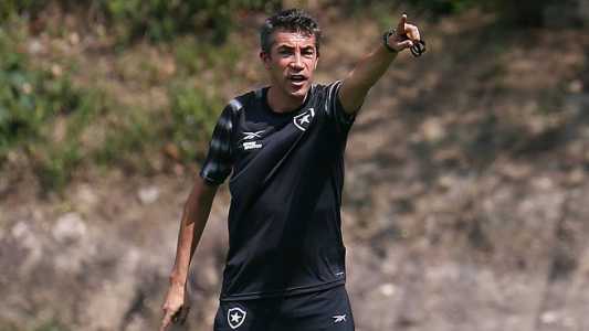 Botafogo e Bahia se enfrentam no Campeonato Brasileiro
