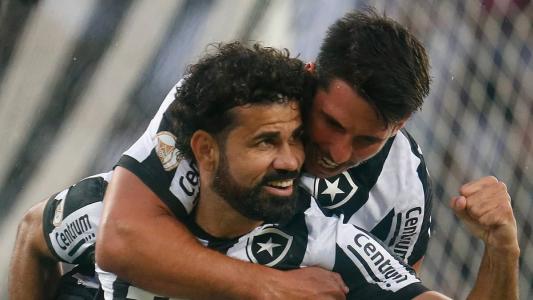 Botafogo e Flamengo se enfrentam no Campeonato Brasileiro