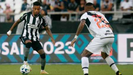 Botafogo e Vasco realizam clássico na noite desta segunda-feira