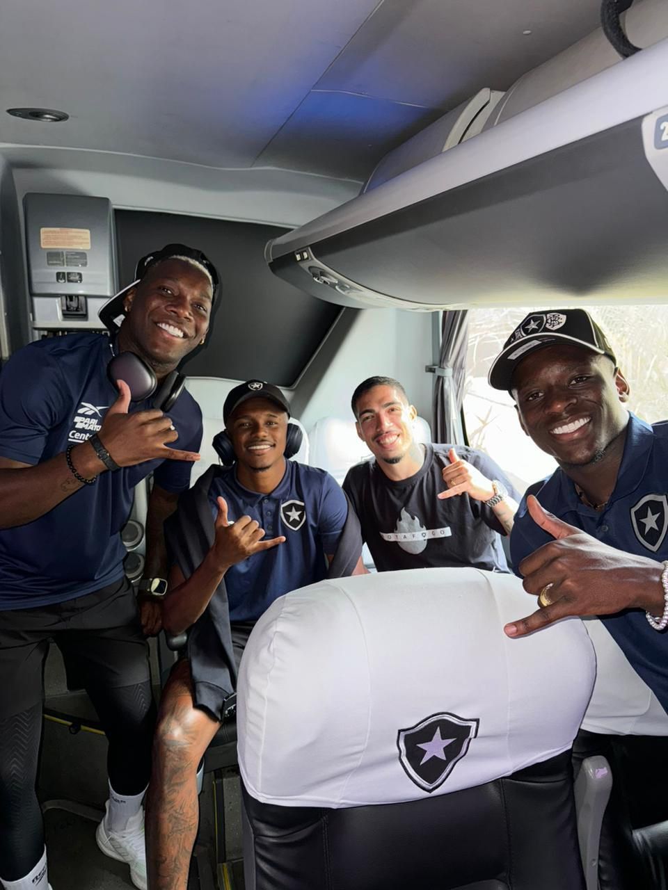 Botafogo embarca para Quito; veja programação antes de jogo com a LDU
