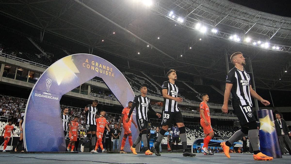 Adversário do Botafogo, Patronato-ARG promete agir contra o racismo no jogo