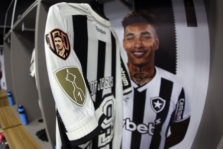 Igor Jesus comanda o ataque do Botafogo contra o Estudiantes-ARG