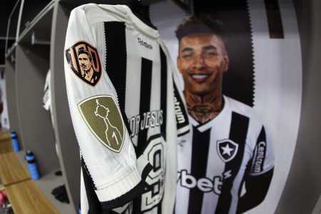 Igor Jesus comanda o ataque do Botafogo contra o Estudiantes-ARG