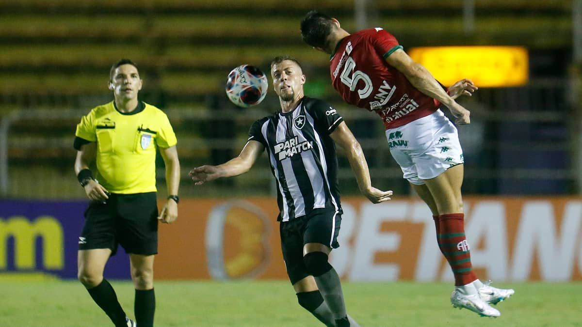 Botafogo dá vexame, perde da Portuguesa, e está fora das semifinais do Carioca